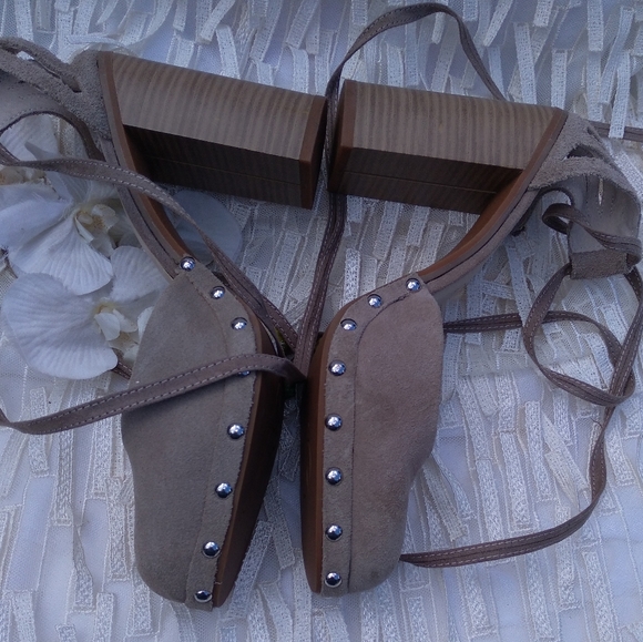 Seychelles 'Drift' Lace-up Pumps - Picture 3 of 8